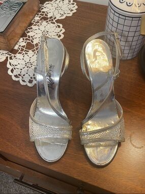 Vintage 50’s Silver Women's Strappy Evening Sandals